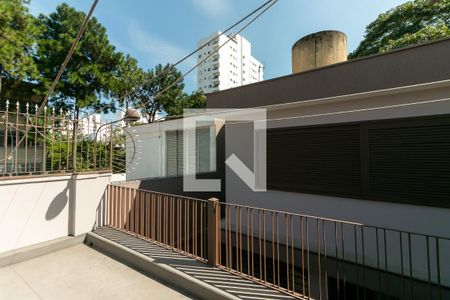 Casa à venda com 134m², 3 quartos e 2 vagas Casa à venda com 134m², 3 quartos e 2 vagasArea externa