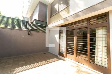 Casa à venda com 134m², 3 quartos e 2 vagas Casa à venda com 134m², 3 quartos e 2 vagasArea externa