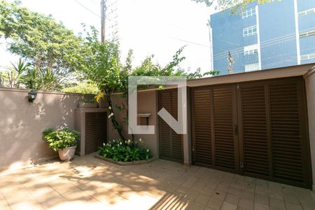 Casa à venda com 134m², 3 quartos e 2 vagas Casa à venda com 134m², 3 quartos e 2 vagasArea externa