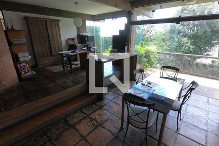 Sala de casa à venda com 3 quartos, 500m² em Jardim Guedala, São Paulo