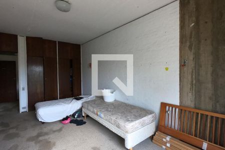 Casa à venda com 500m², 3 quartos e 8 vagasSuíte1