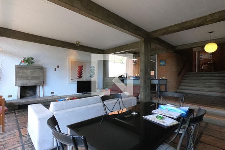 Sala de casa à venda com 3 quartos, 500m² em Jardim Guedala, São Paulo