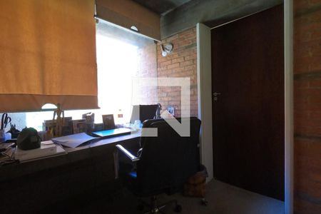 Casa à venda com 500m², 3 quartos e 8 vagasOffice