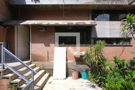 Casa à venda com 500m², 3 quartos e 8 vagasQuintal