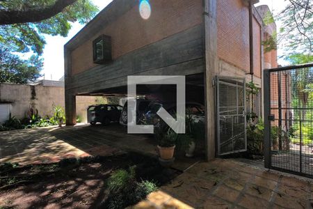 Casa à venda com 500m², 3 quartos e 8 vagasFachada