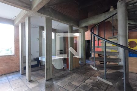 Casa à venda com 500m², 3 quartos e 8 vagasSalao