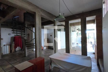 Casa à venda com 500m², 3 quartos e 8 vagasSalao