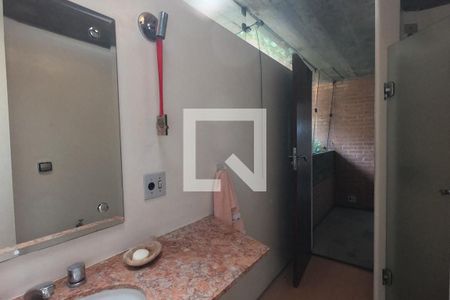 Casa à venda com 500m², 3 quartos e 8 vagasSuíte1 Banheiro
