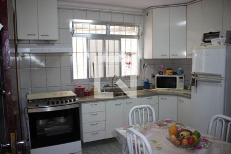 Casa à venda com 100m², 3 quartos e 2 vagas Casa à venda com 100m², 3 quartos e 2 vagasCozinha