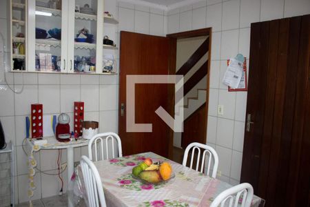 Casa à venda com 100m², 3 quartos e 2 vagas Casa à venda com 100m², 3 quartos e 2 vagasCozinha