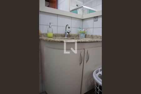 Casa à venda com 100m², 3 quartos e 2 vagas Casa à venda com 100m², 3 quartos e 2 vagasBanheiro