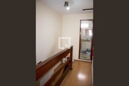 Casa à venda com 100m², 3 quartos e 2 vagas Casa à venda com 100m², 3 quartos e 2 vagasCorredor