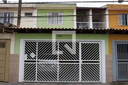 Casa à venda com 100m², 3 quartos e 2 vagas Casa à venda com 100m², 3 quartos e 2 vagasFachada