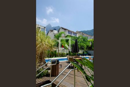 Apartamento para alugar com 68m², 2 quartos e 1 vagaÁrea comum - Piscina