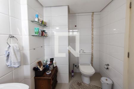 Apartamento à venda com 130m², 3 quartos e 2 vagasBanheiro 2