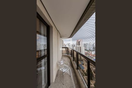 Apartamento para alugar com 4 quartos, 220m² em Vila Regente Feijó, São Paulo