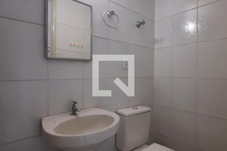 Banheiro de kitnet/studio para alugar com 1 quarto, 40m² em Centro, Campinas