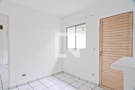 Sala de kitnet/studio para alugar com 1 quarto, 25m² em Vila Bandeirantes, São Paulo
