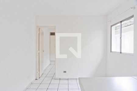 Sala de kitnet/studio para alugar com 1 quarto, 25m² em Vila Bandeirantes, São Paulo