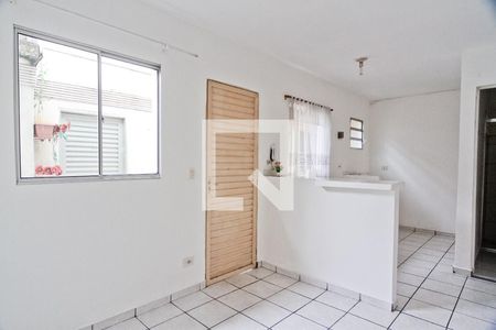Sala de kitnet/studio para alugar com 1 quarto, 25m² em Vila Bandeirantes, São Paulo