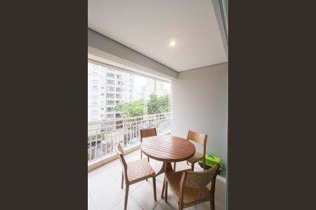 Varanda de apartamento para alugar com 2 quartos, 100m² em Jardim das Acácias, São Paulo