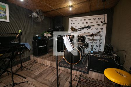 Casa à venda com 275m², 3 quartos e 4 vagasStudio