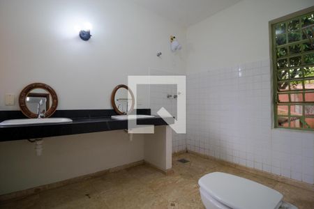 Casa à venda com 237m², 3 quartos e 3 vagas Casa à venda com 237m², 3 quartos e 3 vagasBanheiro da Suíte