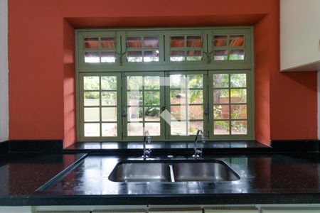 Casa à venda com 237m², 3 quartos e 3 vagas Casa à venda com 237m², 3 quartos e 3 vagasCozinha