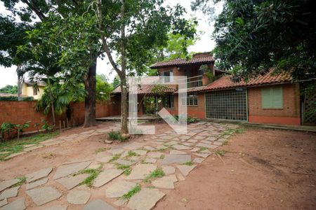 Casa à venda com 237m², 3 quartos e 3 vagas Casa à venda com 237m², 3 quartos e 3 vagasQuintal