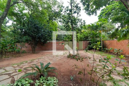 Casa à venda com 237m², 3 quartos e 3 vagas Casa à venda com 237m², 3 quartos e 3 vagasQuintal