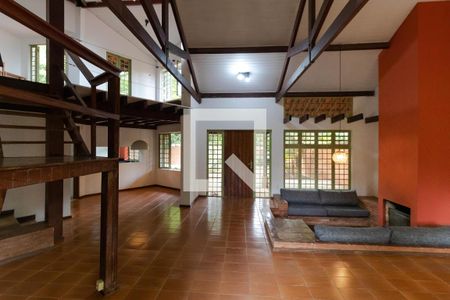 Casa à venda com 237m², 3 quartos e 3 vagas Casa à venda com 237m², 3 quartos e 3 vagasSalas