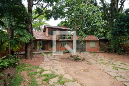 Casa à venda com 237m², 3 quartos e 3 vagas Casa à venda com 237m², 3 quartos e 3 vagasQuintal