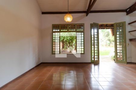 Casa à venda com 237m², 3 quartos e 3 vagas Casa à venda com 237m², 3 quartos e 3 vagasSalas