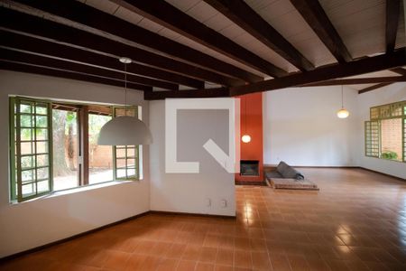 Casa à venda com 237m², 3 quartos e 3 vagas Casa à venda com 237m², 3 quartos e 3 vagasSala de Jantar