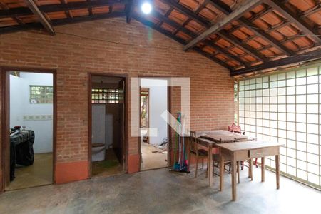 Casa à venda com 237m², 3 quartos e 3 vagas Casa à venda com 237m², 3 quartos e 3 vagasGaragem