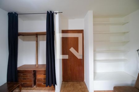 Casa à venda com 237m², 3 quartos e 3 vagas Casa à venda com 237m², 3 quartos e 3 vagasQuarto 02