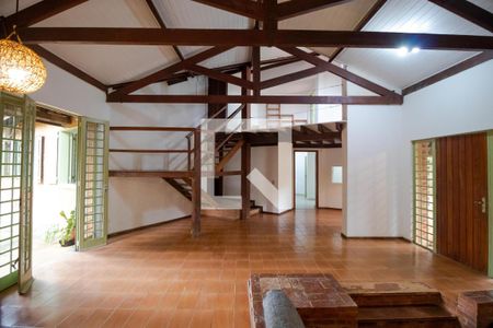 Casa à venda com 237m², 3 quartos e 3 vagas Casa à venda com 237m², 3 quartos e 3 vagasSalas