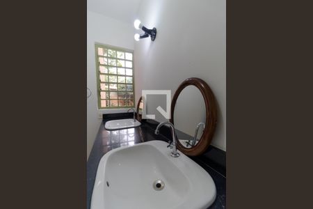 Casa à venda com 237m², 3 quartos e 3 vagas Casa à venda com 237m², 3 quartos e 3 vagasBanheiro da Suíte