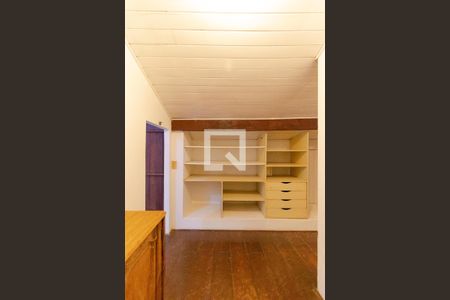 Casa à venda com 237m², 3 quartos e 3 vagas Casa à venda com 237m², 3 quartos e 3 vagasEscritório (Mezanino)