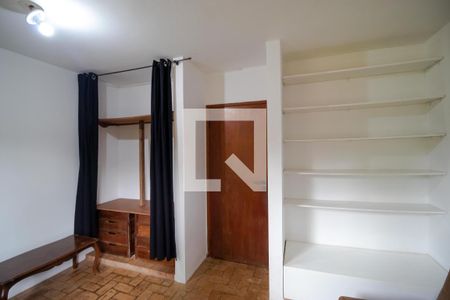 Casa à venda com 237m², 3 quartos e 3 vagas Casa à venda com 237m², 3 quartos e 3 vagasQuarto 02