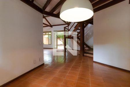 Casa à venda com 237m², 3 quartos e 3 vagas Casa à venda com 237m², 3 quartos e 3 vagasSala de Jantar