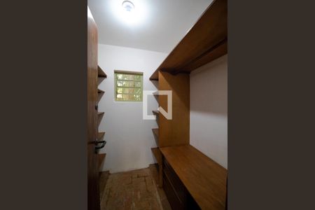Casa à venda com 237m², 3 quartos e 3 vagas Casa à venda com 237m², 3 quartos e 3 vagasCloset da Suíte
