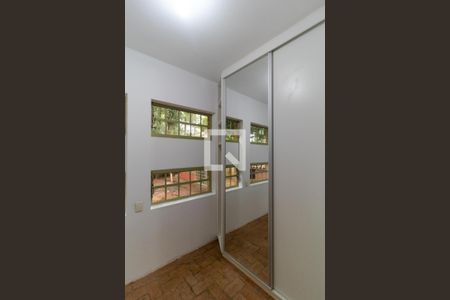 Casa à venda com 237m², 3 quartos e 3 vagas Casa à venda com 237m², 3 quartos e 3 vagasCloset