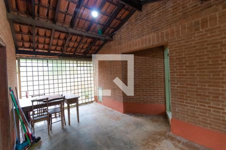 Casa à venda com 237m², 3 quartos e 3 vagas Casa à venda com 237m², 3 quartos e 3 vagasGaragem