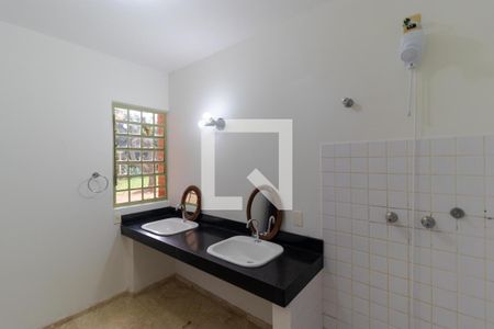 Casa à venda com 237m², 3 quartos e 3 vagas Casa à venda com 237m², 3 quartos e 3 vagasBanheiro da Suíte