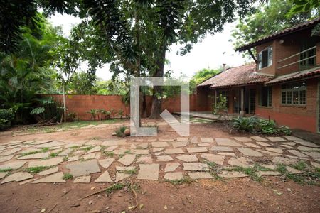 Casa à venda com 237m², 3 quartos e 3 vagas Casa à venda com 237m², 3 quartos e 3 vagasQuintal