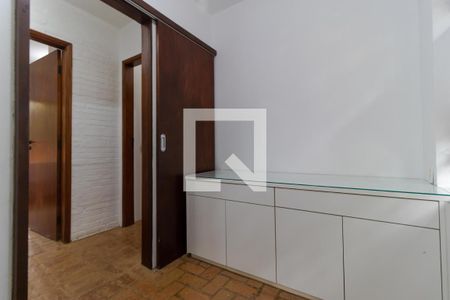 Casa à venda com 237m², 3 quartos e 3 vagas Casa à venda com 237m², 3 quartos e 3 vagasCloset