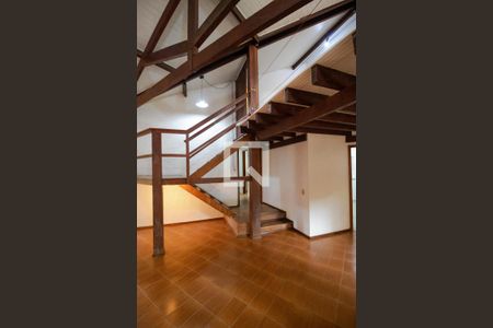 Casa à venda com 237m², 3 quartos e 3 vagas Casa à venda com 237m², 3 quartos e 3 vagasSalas