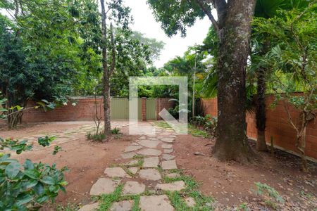 Casa à venda com 237m², 3 quartos e 3 vagas Casa à venda com 237m², 3 quartos e 3 vagasQuintal