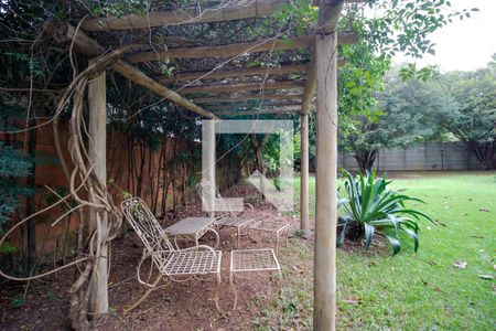 Casa à venda com 237m², 3 quartos e 3 vagas Casa à venda com 237m², 3 quartos e 3 vagaspergolado